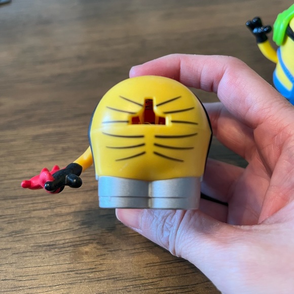 2017 McDonald’s happy meals toys - minions (3 for $20) - Picture 5 of 6